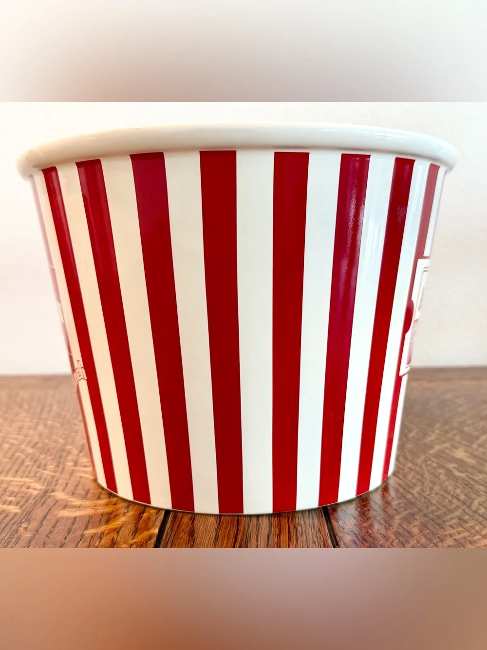 Williams Sonoma Vintage Ceramic Popcorn Bowl/Bucket Red & White Striped 9 x 7